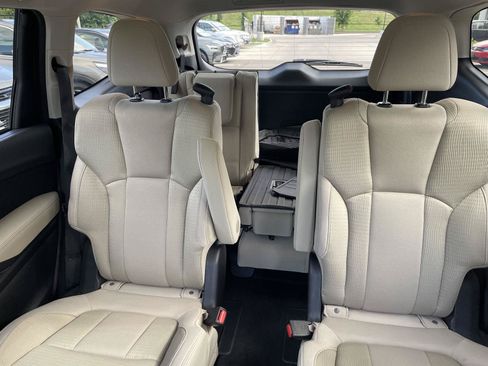 Used 2020 Subaru Ascent Premium w/ Convenience Package AWD/4WD image 4