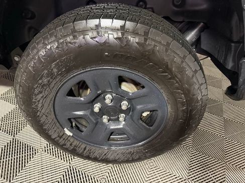 Used 2025 Jeep Wrangler Unlimited Sport AWD/4WD image 15