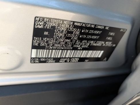 Used 2025 Toyota RAV4 XLE FWD image 36