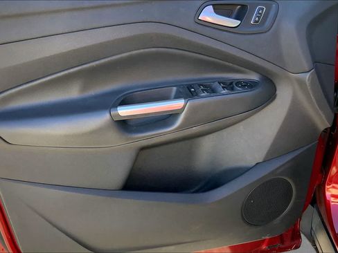 Used 2016 Ford Escape SE w/ Equipment Group 201A FWD image 21