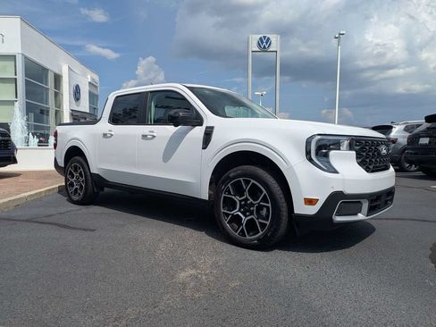 Used 2025 Ford Maverick Lariat AWD/4WD image 3