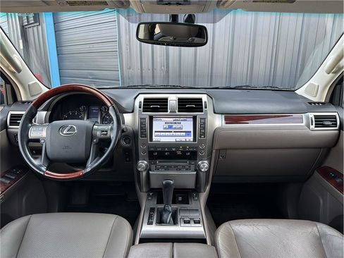 Used 2013 Lexus GX 460 image 21