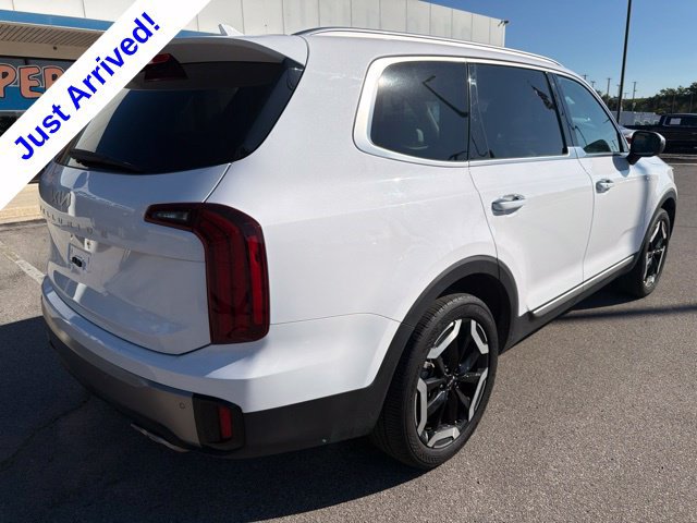 Used 2025 Kia Telluride S FWD image 3