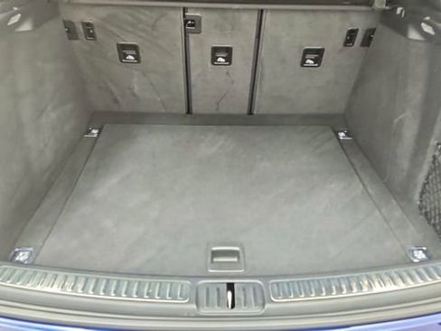 Used 2024 Porsche Macan image 15