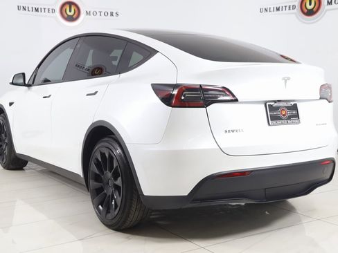 Used 2023 Tesla Model Y Long Range image 4