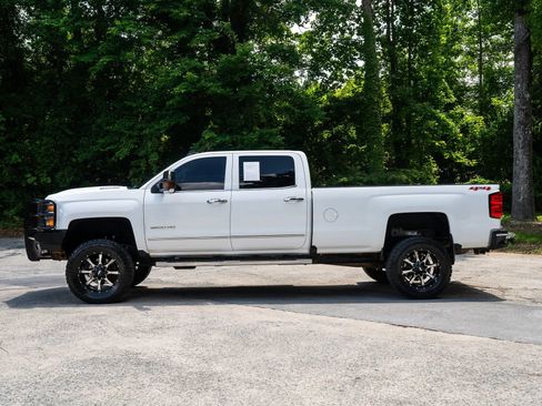 Used 2019 Chevrolet Silverado 2500 LTZ w/ Duramax Plus Package AWD/4WD image 4