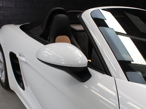 Used 2021 Porsche 718 Boxster w/ Premium Package RWD image 41