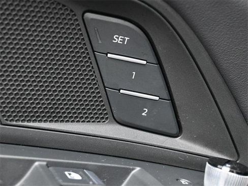 Used 2022 Audi e-tron GT Premium Plus image 14