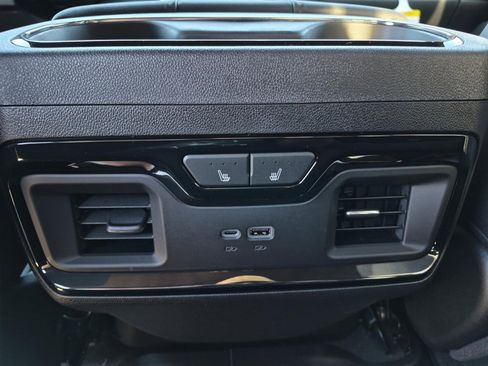 New 2026 GMC Sierra 2500 AT4 w/ AT4 Premium Plus Package AWD/4WD image 11