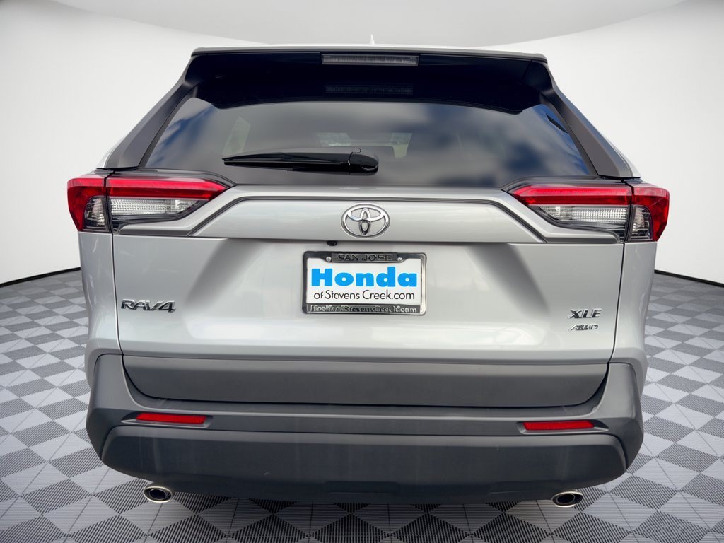 Used 2021 Toyota RAV4 XLE AWD/4WD image 11