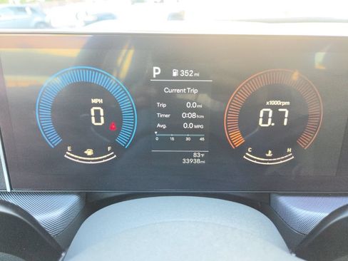 Used 2025 Hyundai Sonata SEL FWD image 2