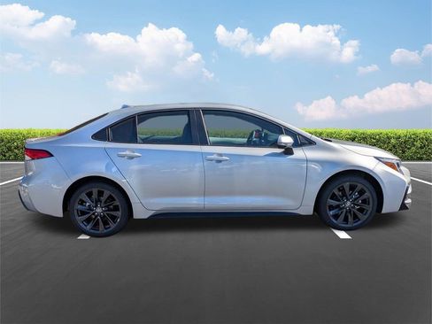 New 2026 Toyota Corolla SE FWD image 3