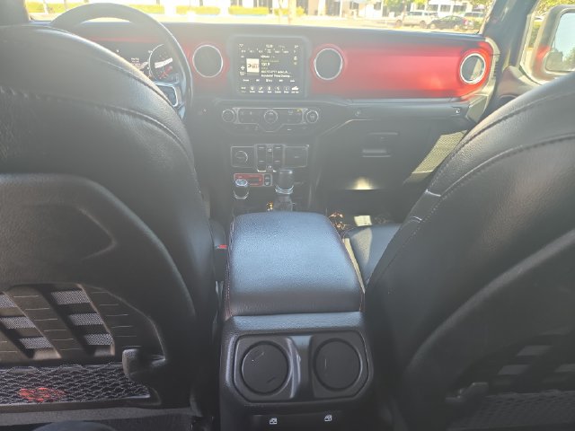 Used 2022 Jeep Gladiator Rubicon w/ LED Lighting Group AWD/4WD image 17