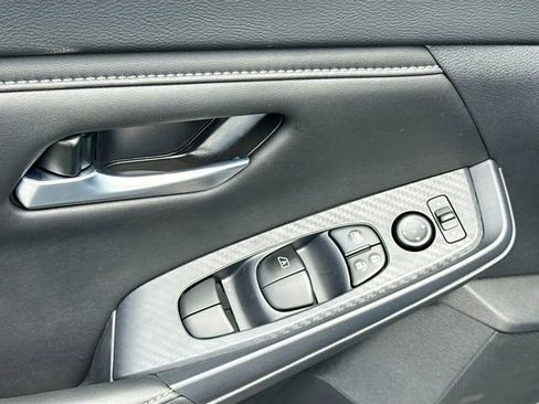 New 2025 Nissan Sentra SV w/ Trunk Package image 15