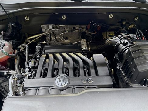 Used 2022 Volkswagen Atlas Cross Sport SEL R-Line image 31