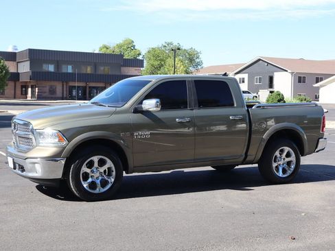 Used 2015 RAM 1500 Laramie w/ Convenience Group AWD/4WD image 10