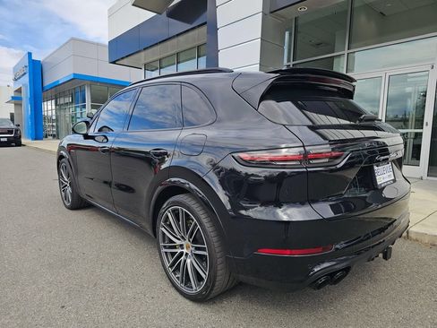 Used 2021 Porsche Cayenne Turbo S AWD/4WD image 5