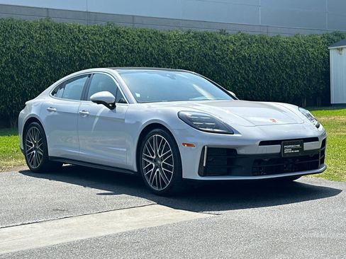 Certified 2025 Porsche Panamera 4 AWD/4WD image 10