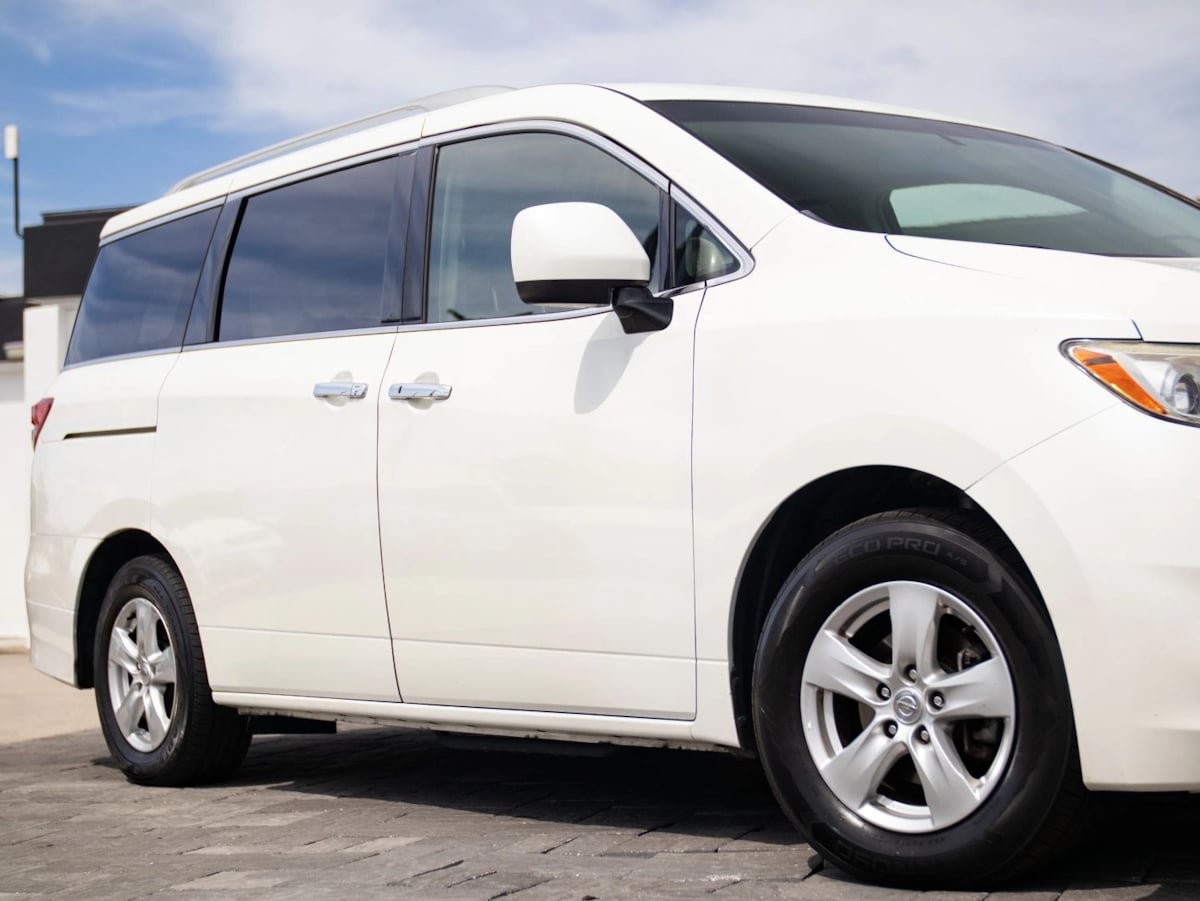 Used 2017 Nissan Quest SV FWD image 2