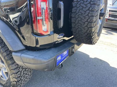 Used 2022 Ford Bronco Badlands image 10