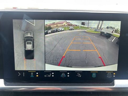 Used 2023 Chevrolet Silverado 1500 LTZ w/ LTZ Convenience Package II AWD/4WD image 33