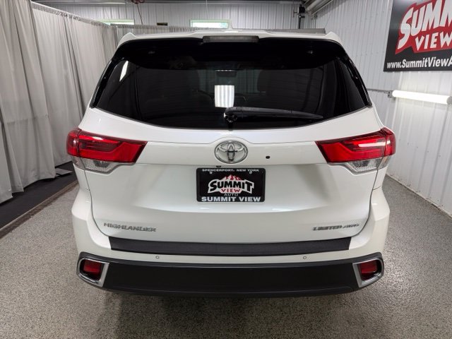 Used 2017 Toyota Highlander Limited Platinum AWD/4WD image 5