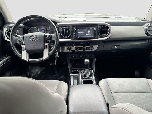 Used 2018 Toyota Tacoma SR5 image 20