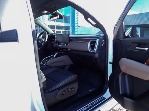 Used 2023 GMC Canyon Denali image 22