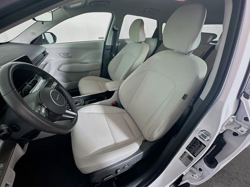 Used 2025 Hyundai Kona SEL FWD image 13