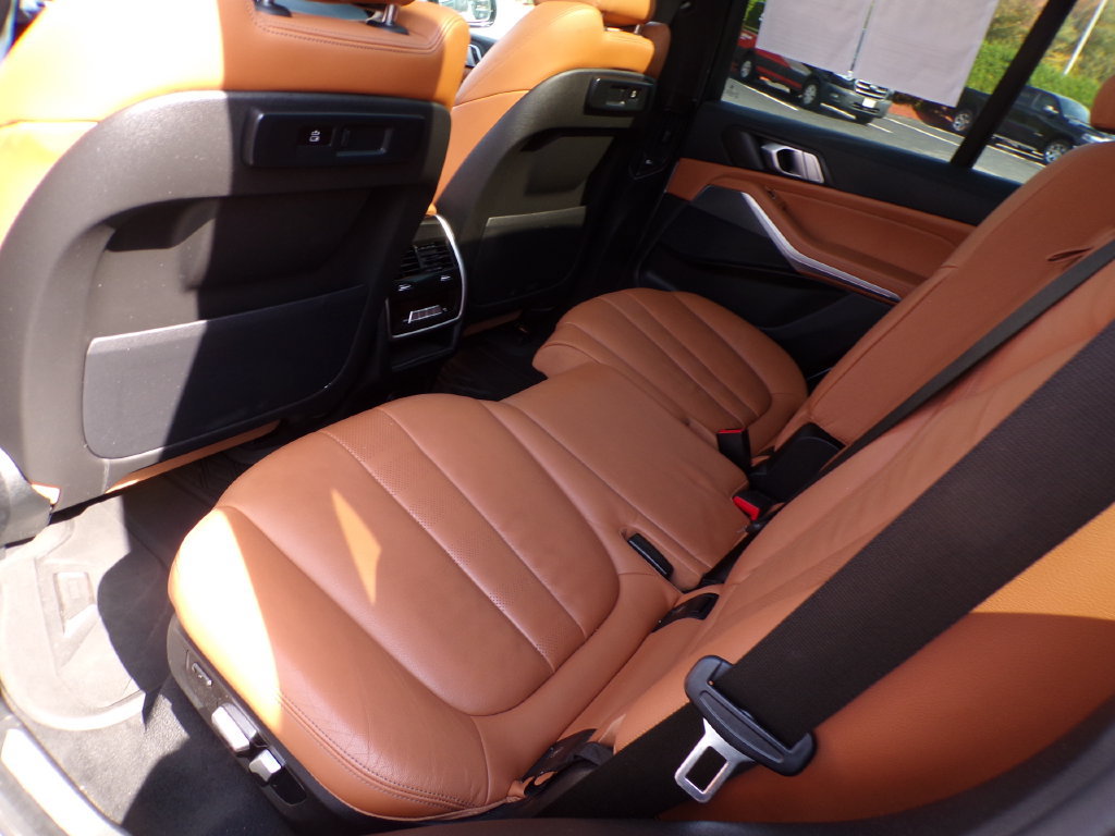 Used 2022 BMW X5 xDrive40i w/ Premium Package AWD/4WD image 18
