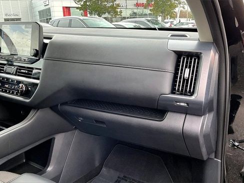 Certified 2025 Nissan Pathfinder SL image 23