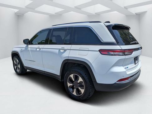 Used 2023 Jeep Grand Cherokee 4WD 4xe image 5