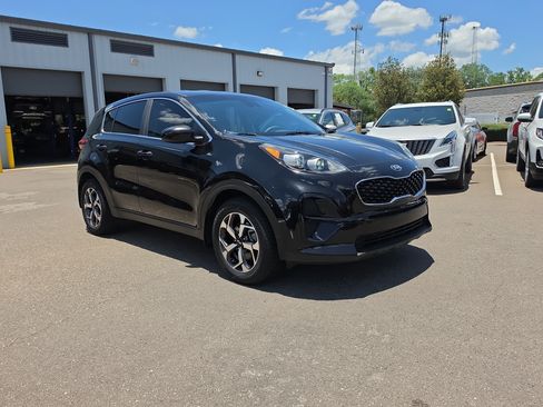 Used 2020 Kia Sportage LX FWD image 2