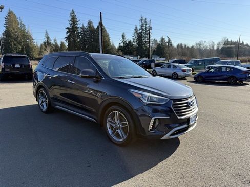 Used 2019 Hyundai Santa Fe XL image 3