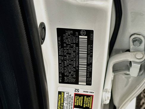 Used 2025 Toyota Camry SE w/ Convenience Package FWD image 12