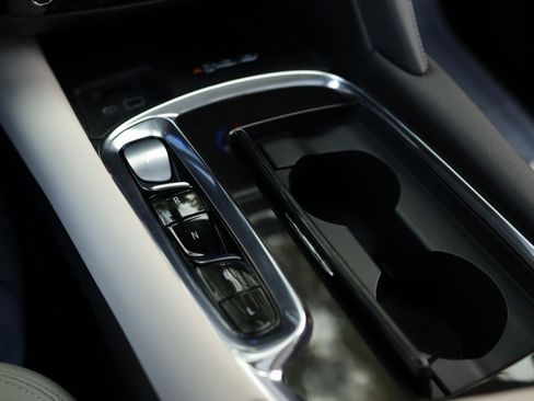 Used 2023 Buick Enclave Essence w/ Experience Buick Package image 20