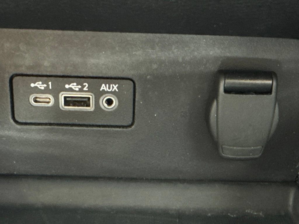 Used 2024 Nissan Altima 2.5 SR FWD image 16