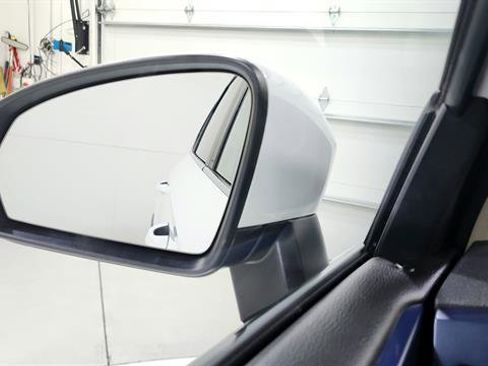 Used 2024 Volkswagen Taos SE AWD/4WD image 14