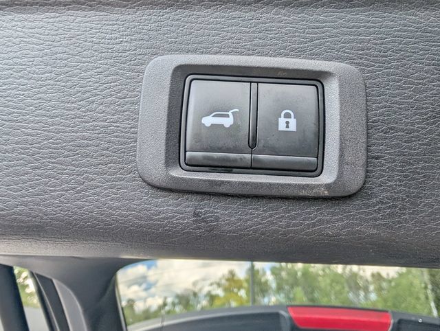 Used 2023 Mitsubishi Outlander SEL AWD/4WD image 6