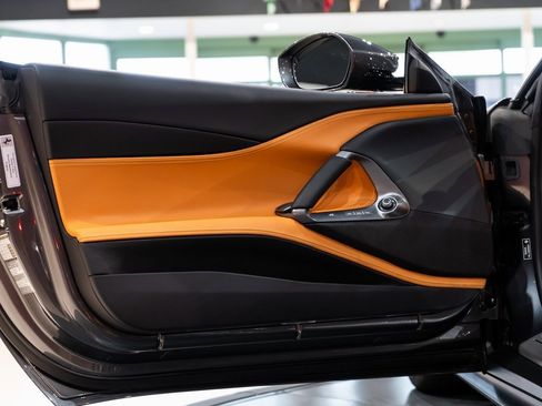 Certified 2022 Ferrari 812 GTS Base image 23