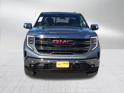 New 2026 GMC Sierra 1500 SLT image 2