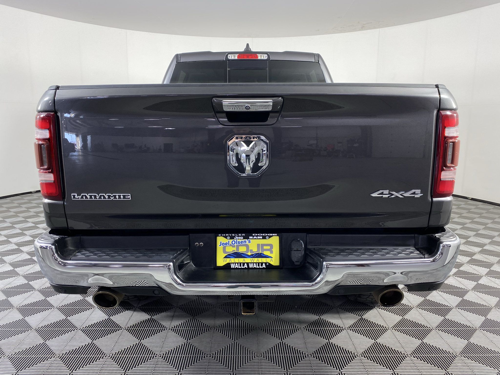 Used 2019 RAM 1500 Laramie AWD/4WD image 8
