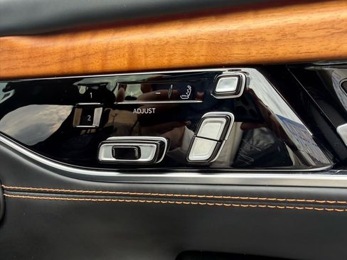 Used 2024 Jeep Grand Wagoneer Series III w/ Rear Seat Video Group 1 image 31