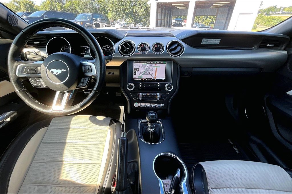 Used 2015 Ford Mustang 50 Years RWD image 9