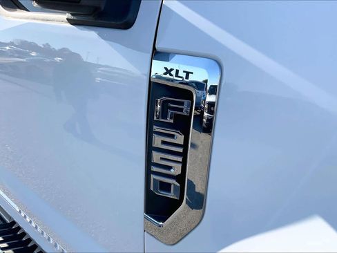 Used 2019 Ford F250 XLT w/ XLT Premium Package image 10