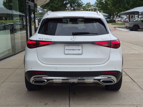 Used 2025 Mercedes-Benz GLC 350e 4MATIC image 10