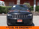 Used 2018 Jeep Grand Cherokee Altitude image 3