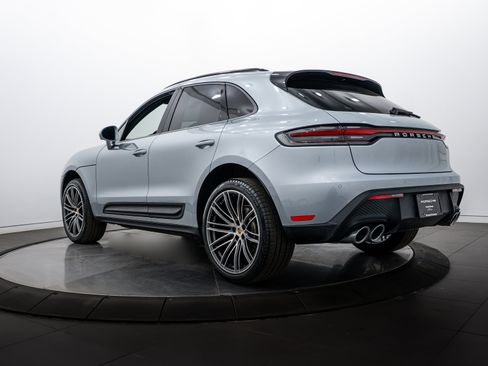 Certified 2026 Porsche Macan image 3
