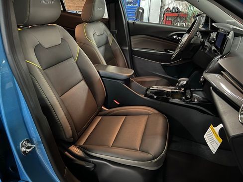 New 2026 Chevrolet Trax ACTIV w/ Sunroof Package FWD image 11