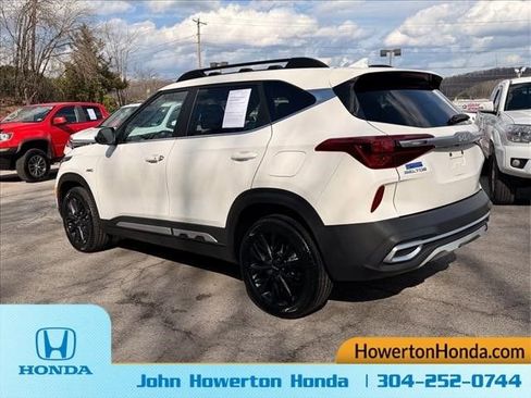 Used 2022 Kia Seltos Nightfall Edition image 5